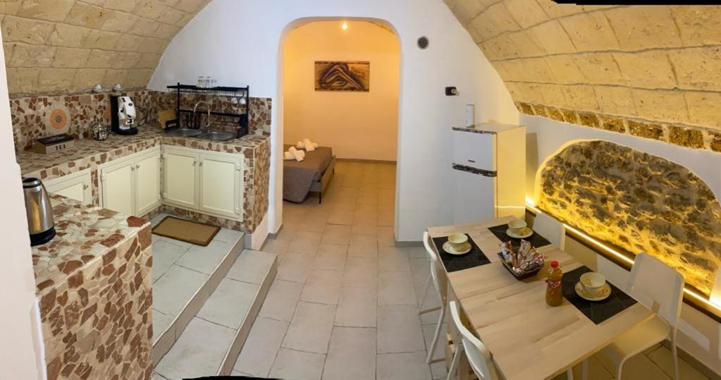 Апартаменты La Dimora Di Tonia Мезанье Экстерьер фото